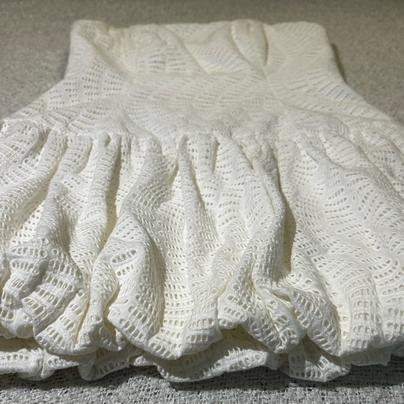 Lilly Pulitzer 100% Cotton White Eyelet Strapless Dress Bubble Hem Size 2 - Picture 2 of 8